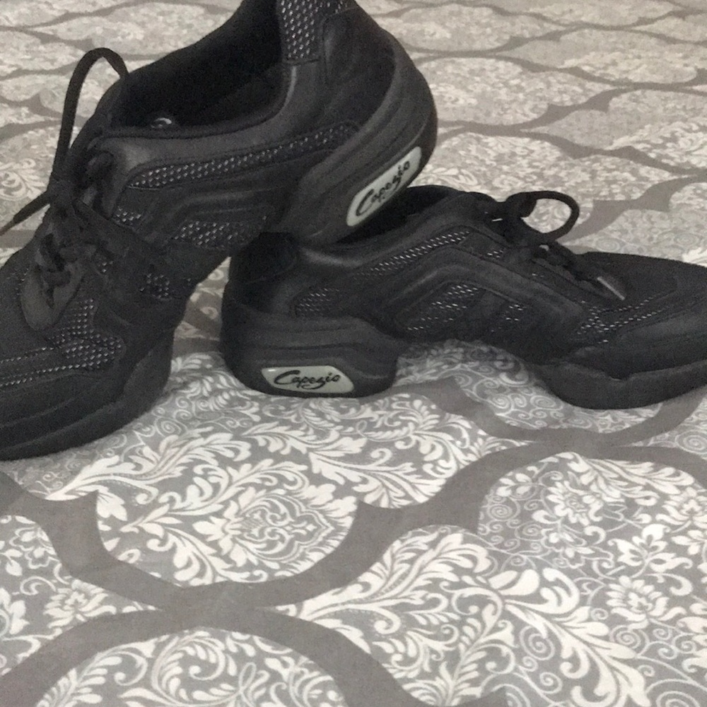 Capezio jazz sneaker